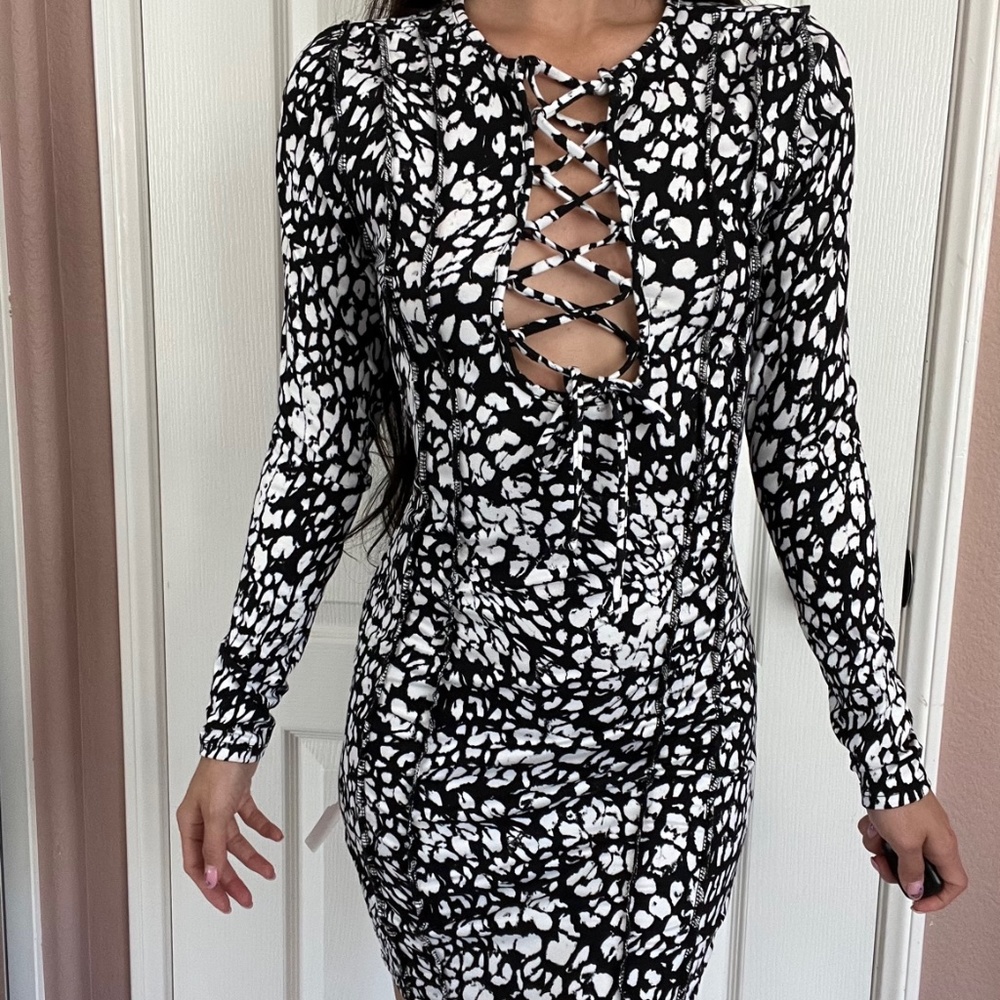 long slv print animal lace front dress